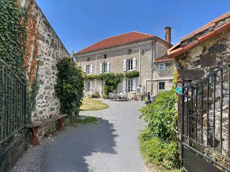 maitre de maitre 206m2  5 chambres  4 salles d'eau  grand ja