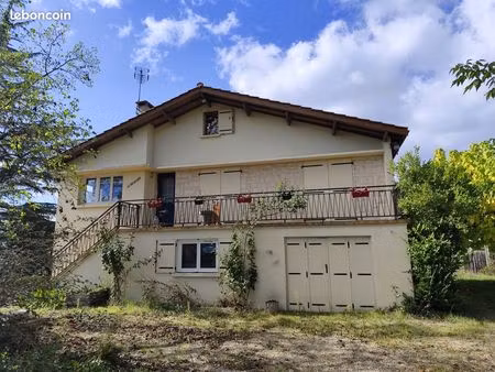 fort potentiel maison t9 de 210m2 avec nombreuses dépendances