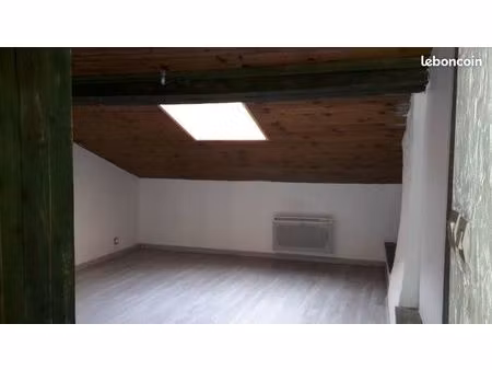 t1 bis terrasse 3eme étage au centre