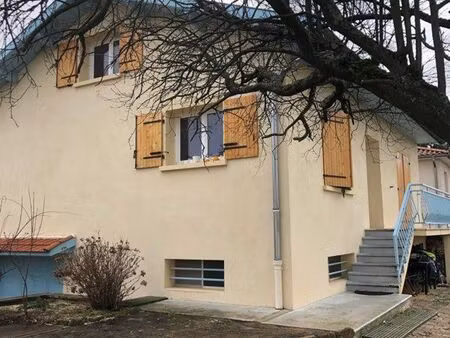 loue maison proche école solaize