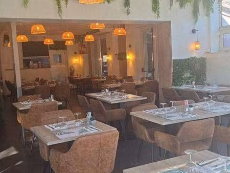 vente bureaux et commerces à la roquette-sur-siagne (06550) : à vendre / 250m² la roquette