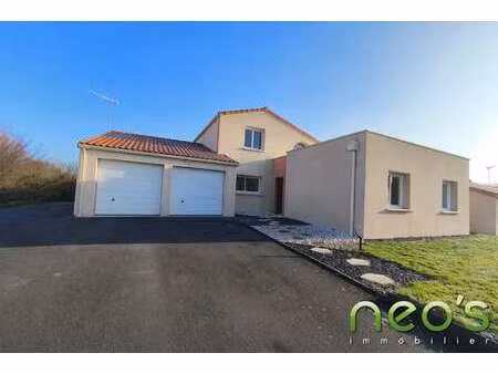 vente maison à saint-andré-de-la-marche (49450) : à vendre / 170m² saint-andré-de-la-march