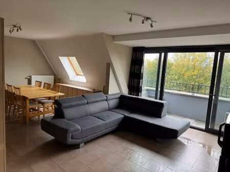 appartement lumineux de 120m situé à wanze