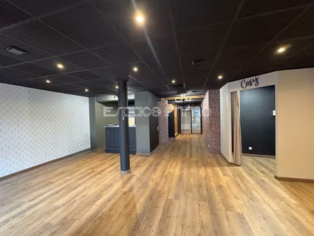 location commerce 84 m² à saint-saëns (76680)