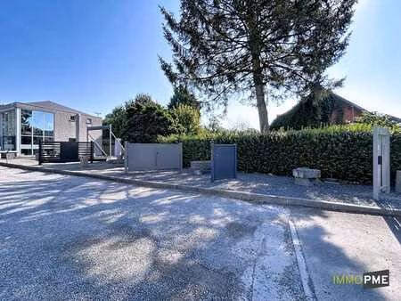 emplacement publicitaire (terrain)