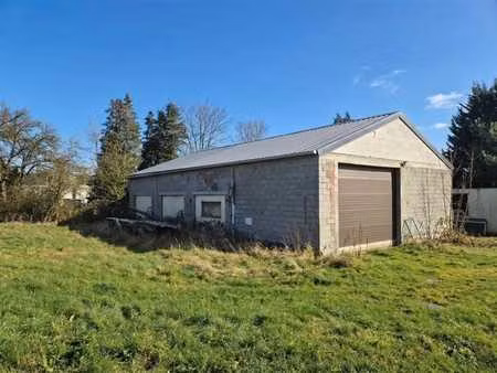 entrepôt 170m2 sur terrain 15 a 52 ca -parking