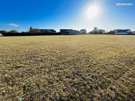 a vendre terrain 811m2 constructible et viabilisé à lizy ( pigny ) 18110 proche bourges no