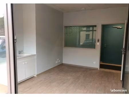 local paramédical 14m2