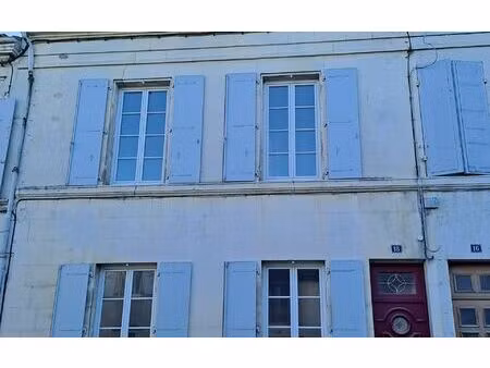 location maison  m² t-4 à saint-jean-d'angély  1 105 €