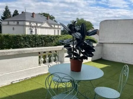 studio meuble rénové 28m2+28m2 de terrasse idéal pour pied-à-terre centre village à pied 5