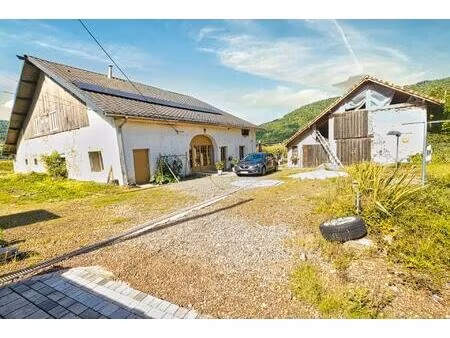 une visite s’impose pour en découvrir tout le charme et le potentiel.