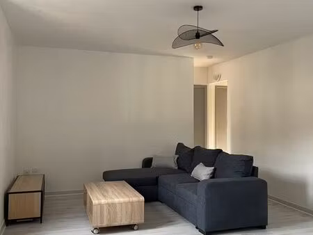 location t3 de 50m2 entièrement rénové et équipé