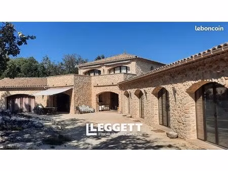 maison 14 pièces 342 m²