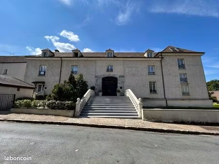 charmant f2 dans propriété de caractère