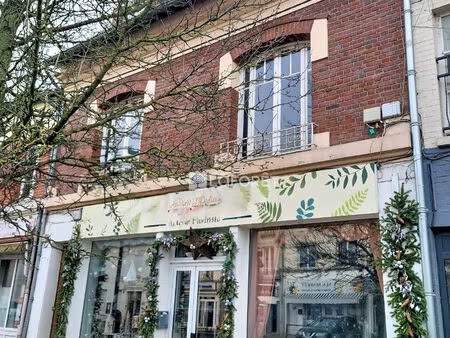 local d'activité + appartement la fère 9 pièce(s) 270.9 m2