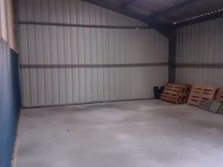 location local dans hangar