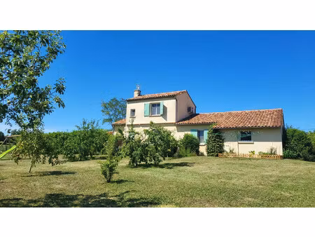 maison style provençal  135 m²   3 chambres  parc de 5223 m²