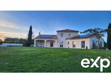 belle propriété de 200 m² avec piscine et parc arboré de 5 0