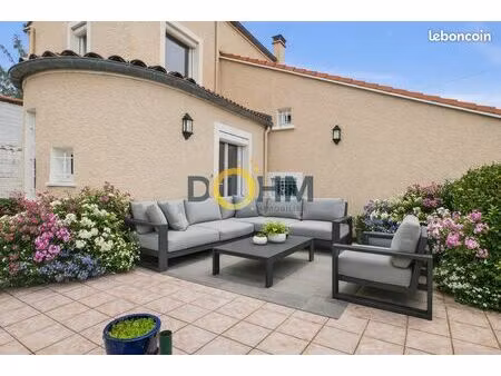 propriété 7 pièces 161 m²