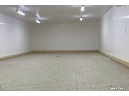 atelier de stockage isolé