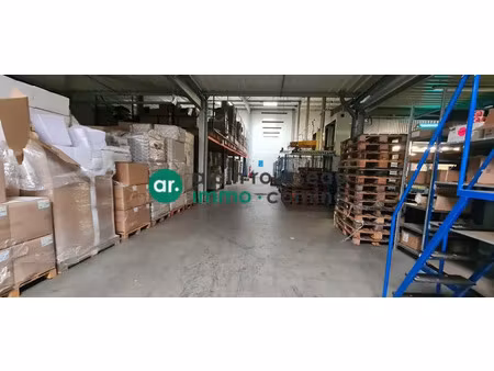 a vendre bati de 4 817m2 sur 27 923m2 de parcelle