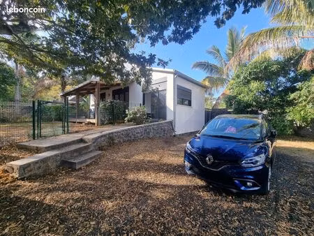 villa f5 à proximité du lit de la rivière des galets