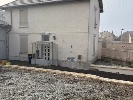 maison la neuville en tourne à fuy