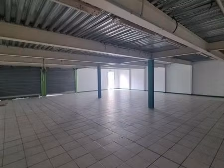 local commercial 150 m²