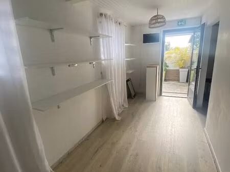 local commercial 60 m² le lamentin