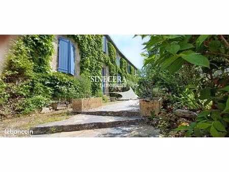 maison 7 pièces 240 m²