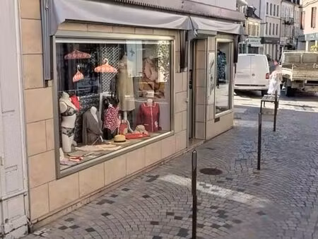 vend murs local commercial