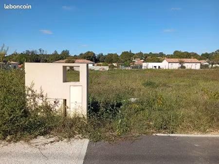 terrain 700 m² camblanes et meynac