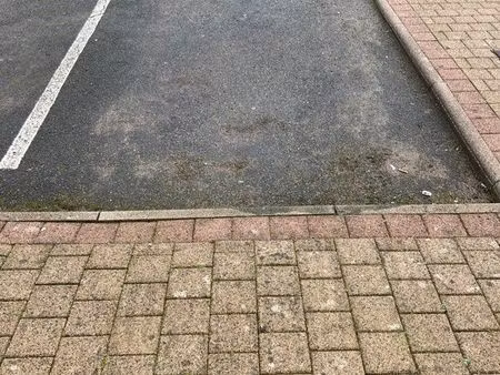 parking angers place ney