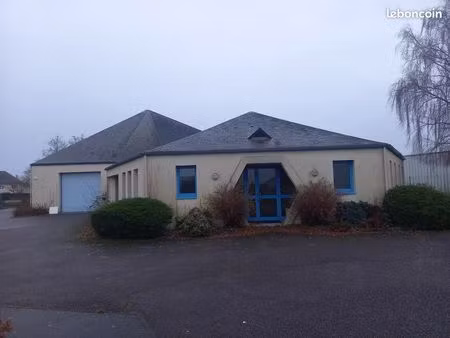 bureaux 580 m² louverné