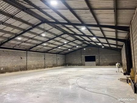 dépot/hangar à louer