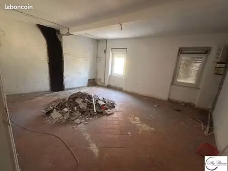 immeuble 3 pièces 150 m²