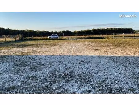 terrain stabilisé en zone industrielle pour parking ou stockage