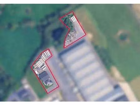 entrepôt (400 m²) avec maison (229 m²) sur un terrain de 40