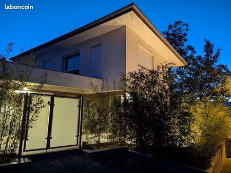 aux portes de la suisse : maison contemporaine lumineuse  prête à vivre