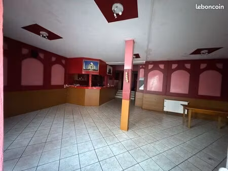 local commercial à louer 150m2