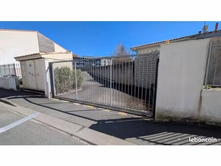 parking 13 m² rochefort