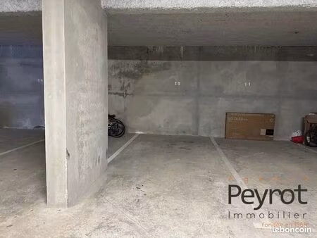 parking/box 12 m² saillagouse