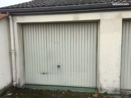 vends lot de 2 garages de 21m2 investissement