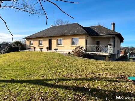 propriété 8 pièces 230 m²