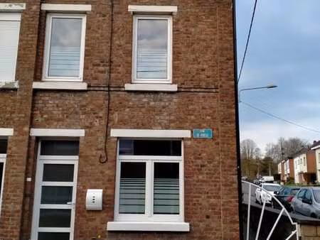 a louer maison 3 façades récemment rénovée