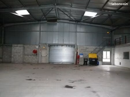 local commercial 1 440 m²