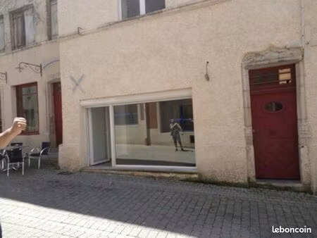 local commercial centre st amour 30+ 40m2