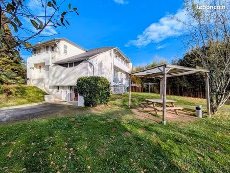 immeuble 23 pièces 650 m²