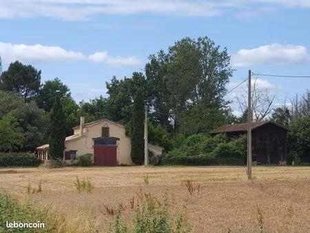 maison en pierre à saint pierre de mons