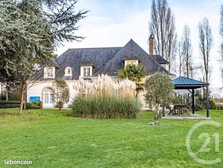 maison 7 pièces 394 m²